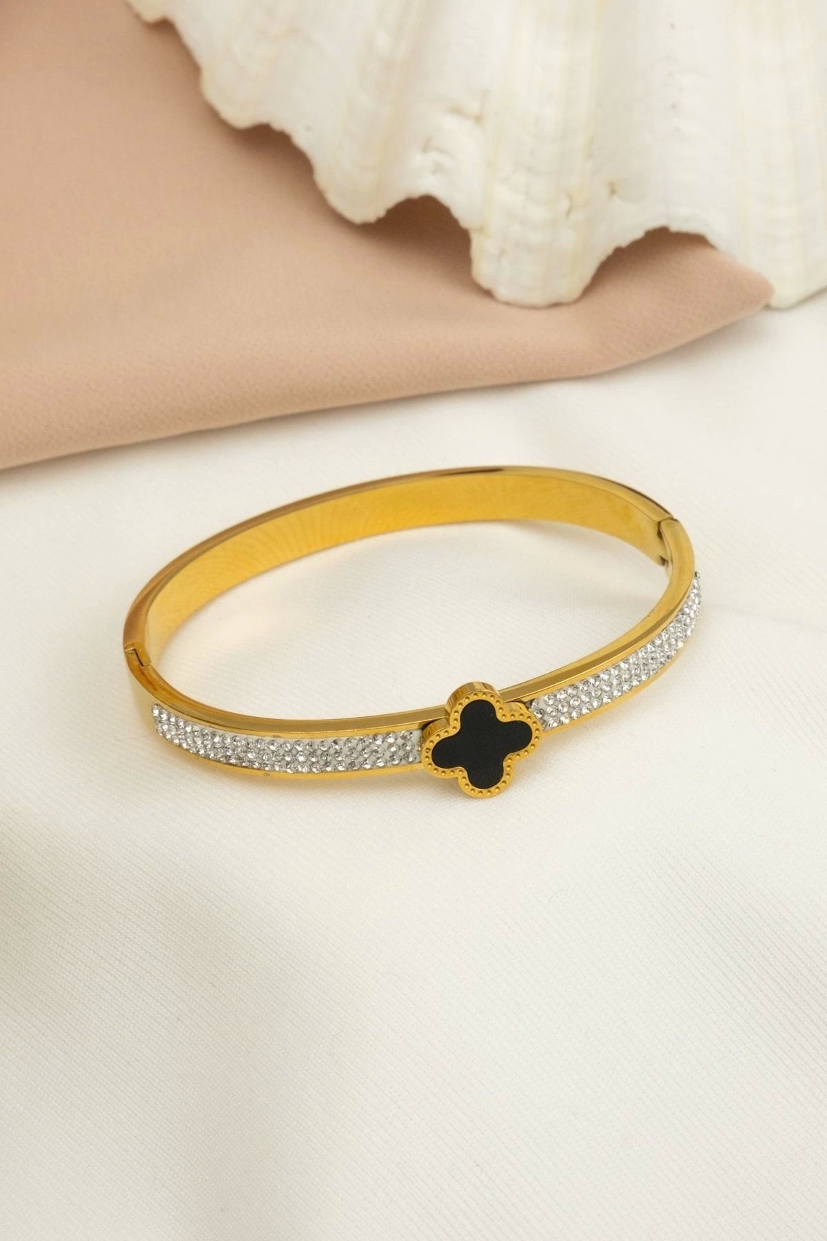 Zirkonyum Taşlı Çelik Kelepçe