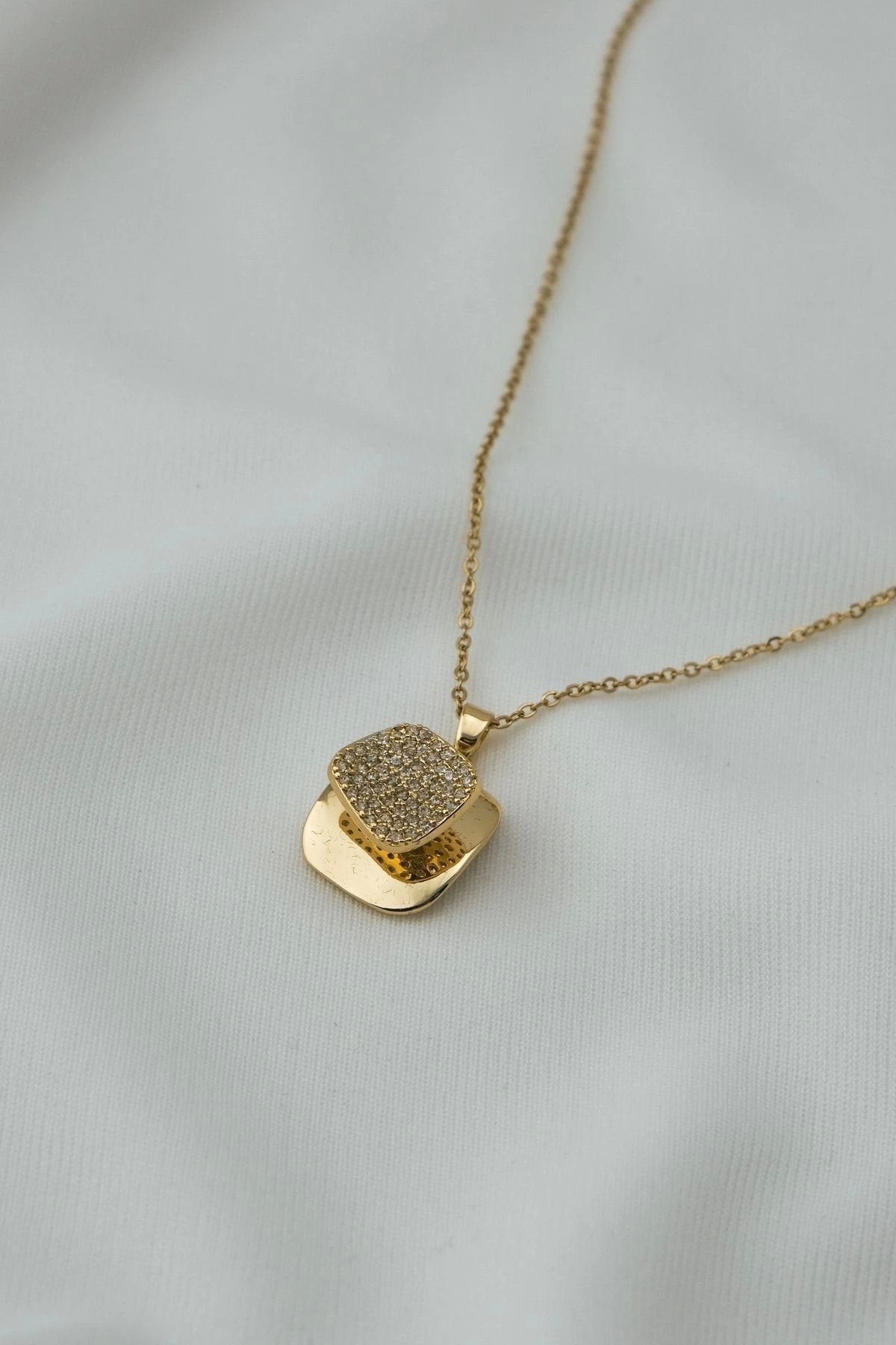 Women's Rotating Steel Necklace