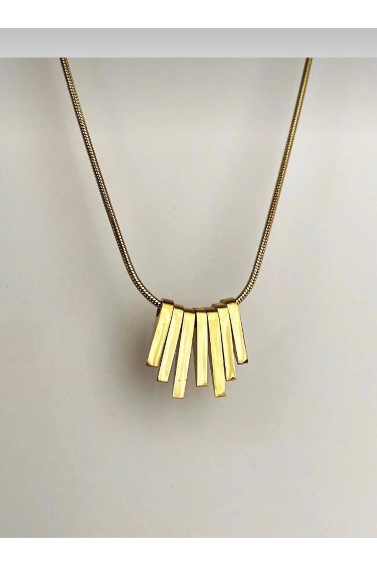 Çubuk Tasarımlı Zarif Çelik Kolye