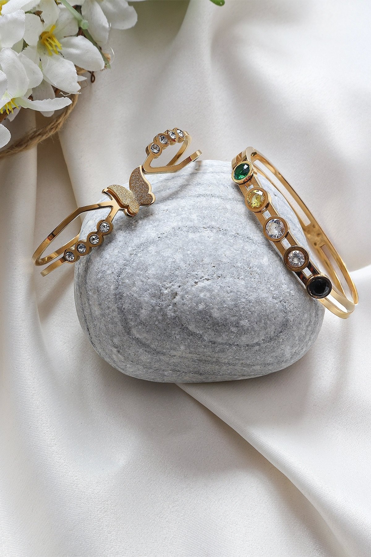 Kelebek Detaylı Çelik Kelepçe