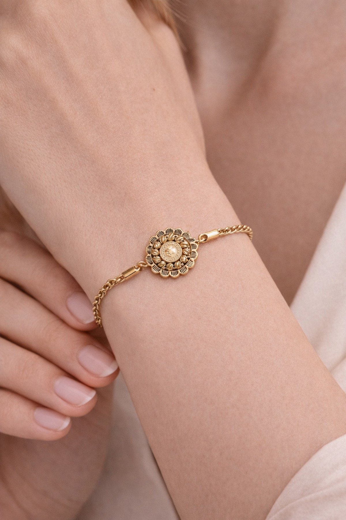Dorika Quarter Model Bracelet