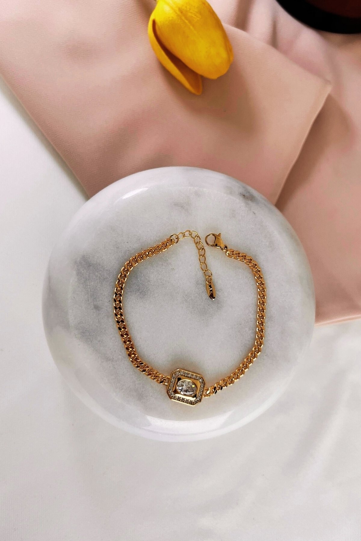 BAGUETTE STONE KNIT CHAIN BRACELET