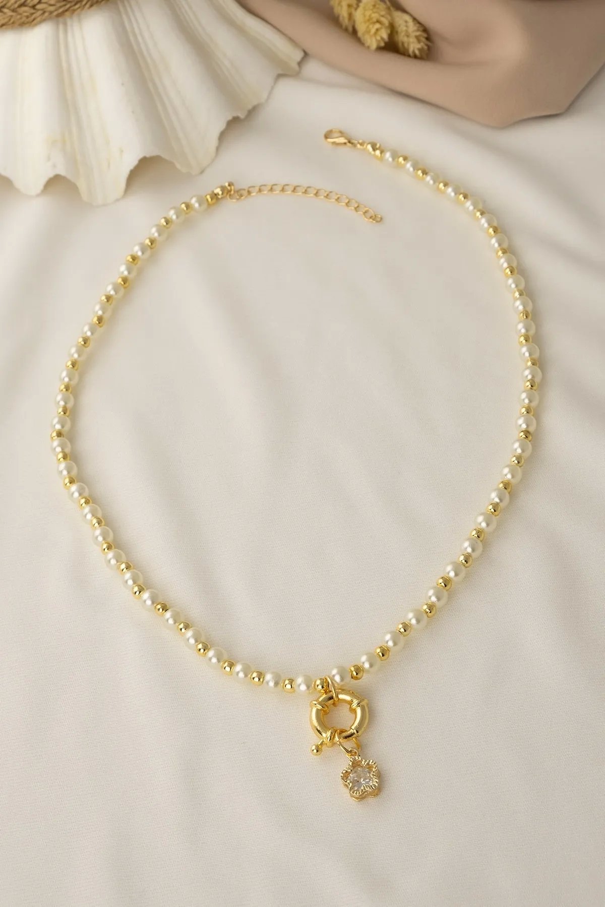 İnci Model Taş Aksesuar Detaylı Kadın Kolye