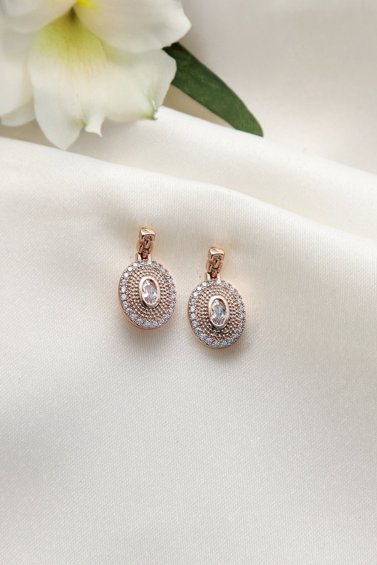 Özel Tasarım Taş Detaylı 316L Çelik Kadın Küpe